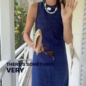 ISO Julia Amory Jane in Navy or Burgundy